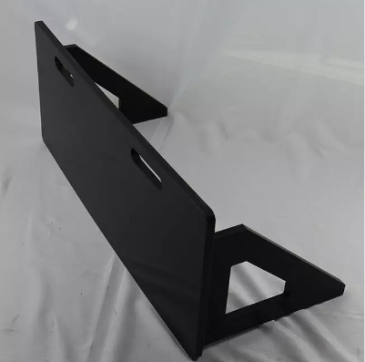 Pared de baloncesto que pasa la pared