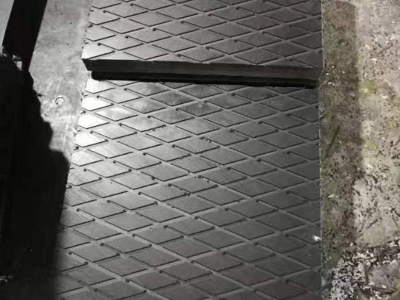 Almohadillas de estabilizadores de grúa compuestas